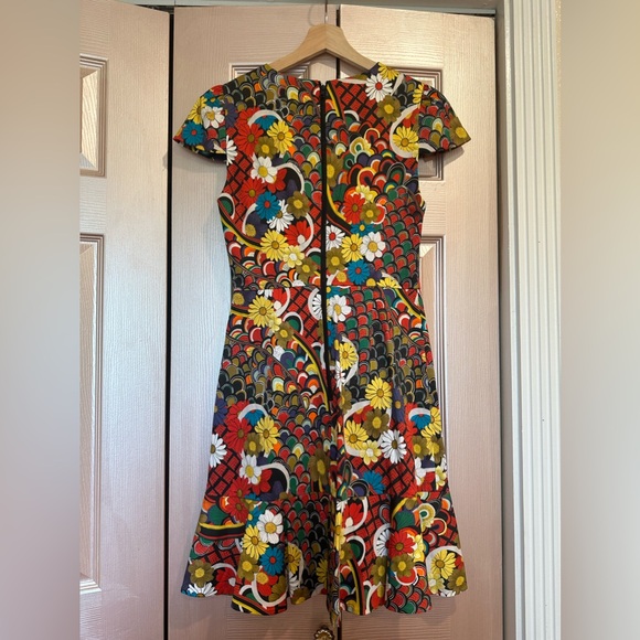 ALICE + OLIVIA Kirby Ruffle Hem Dress - Picture 8 of 12